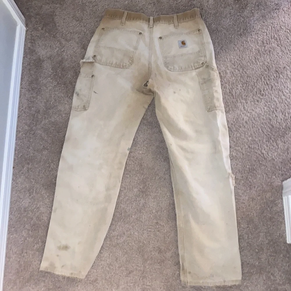 Yes,they’re beat to shit and there’s a hole in the crotch.No, theyre lackin drip - Picture 2 of 4